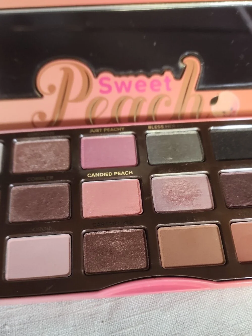 Too Faced Sweet Peach Eyeshadow Palette - Peach & Pink Gradient